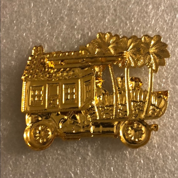 Vtg Antique car pin Automobile Gold tone pin - Picture 7 of 12
